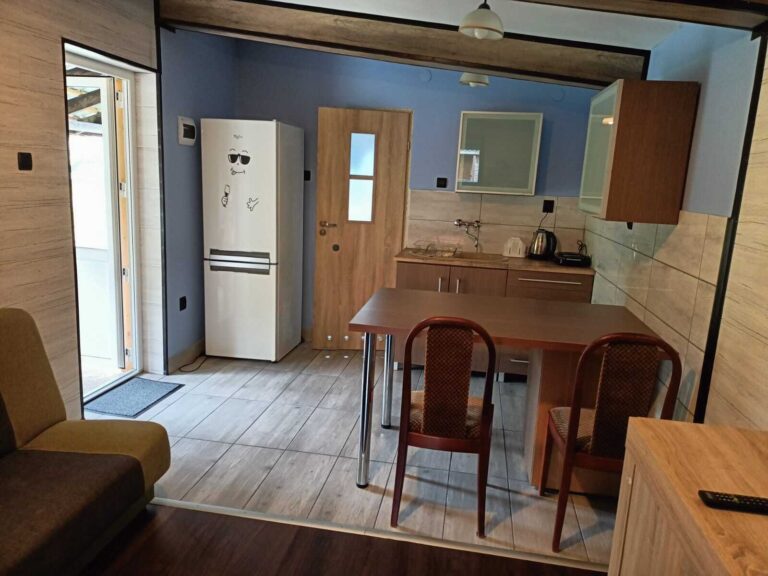 8c64551b-301c-420a-9138-7530d28ff5bc